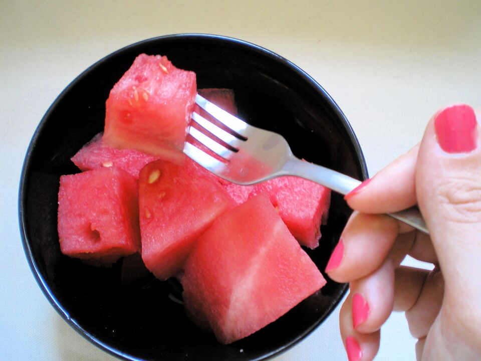 Wassermelone essen, um überflüssige Pfunde loszuwerden