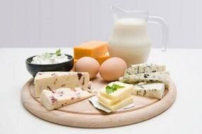 Eier, fettarme Milchprodukte und fermentierte Milchprodukte für eine proteinreiche Ernährung